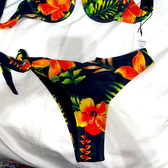 Floral bikini Set - Picture 1 of 2